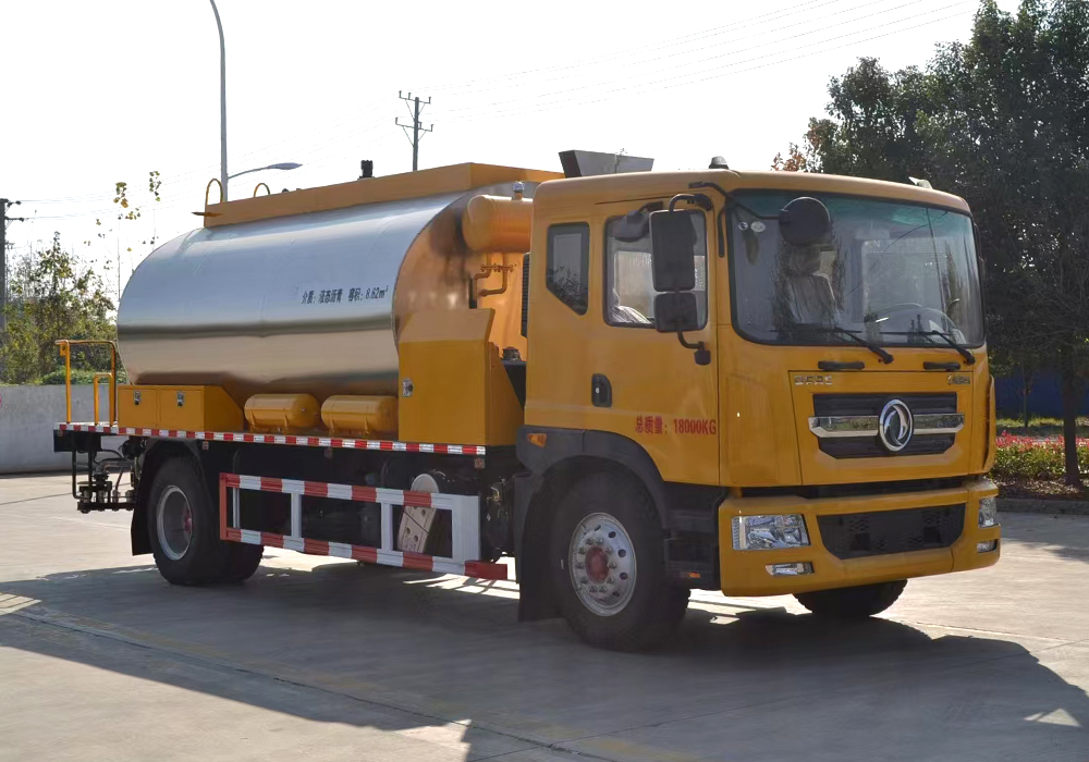 12噸東風(fēng)多利卡（全功率）智能瀝青灑布車(chē)